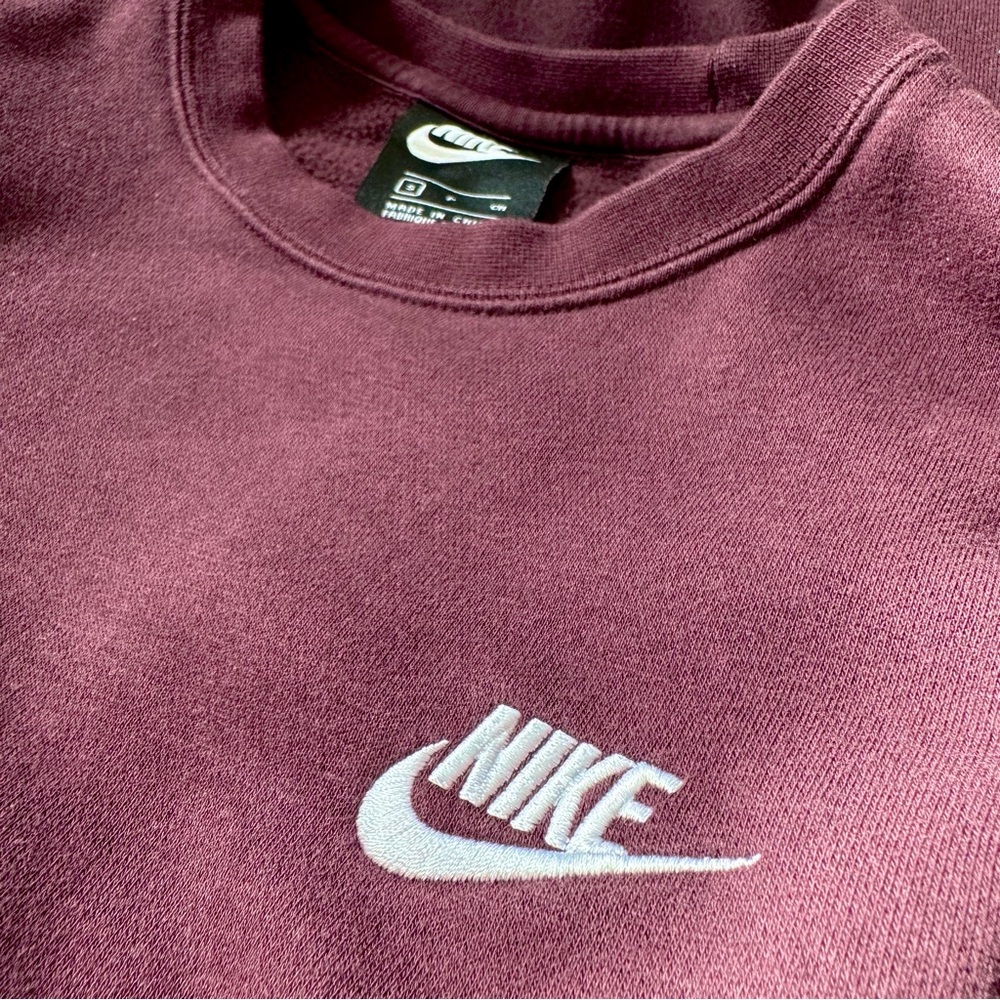 Nike crewneck sweatshirt (maroon/burgundy) - Picture 3 of 3